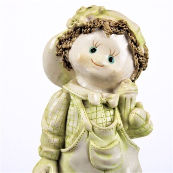 2 Vintage Figurines Boy & Girl Grannycore Kitsch Cottagecore Polystone Statues - Picture 6 of 11